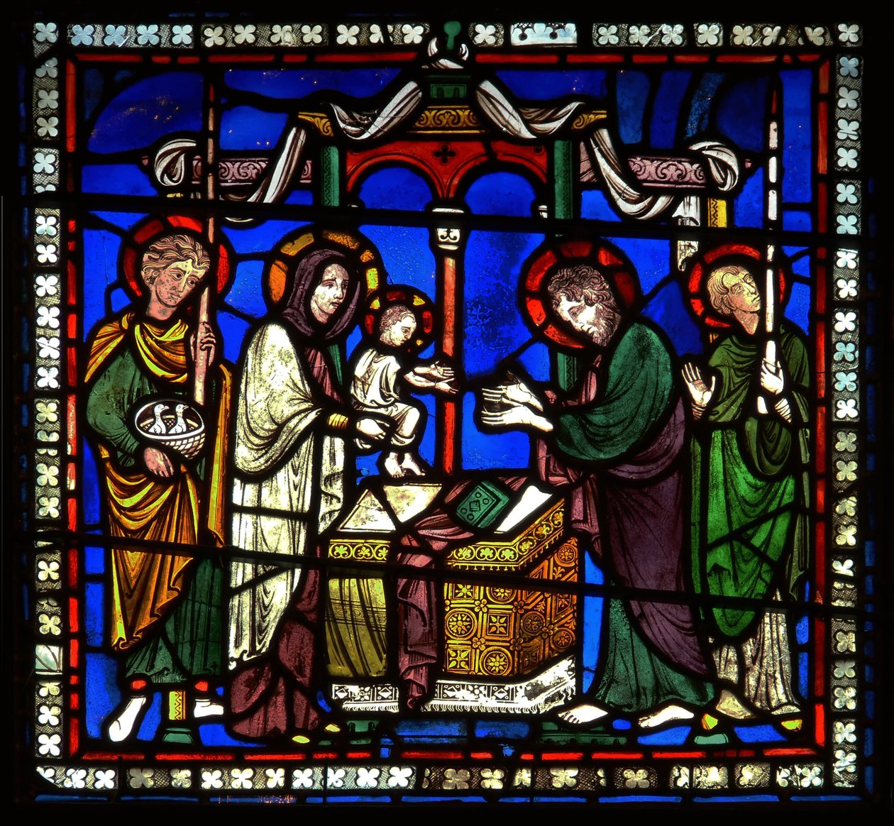 Detail van een van de Bijbelramen met de presentatie in de tempel door English School