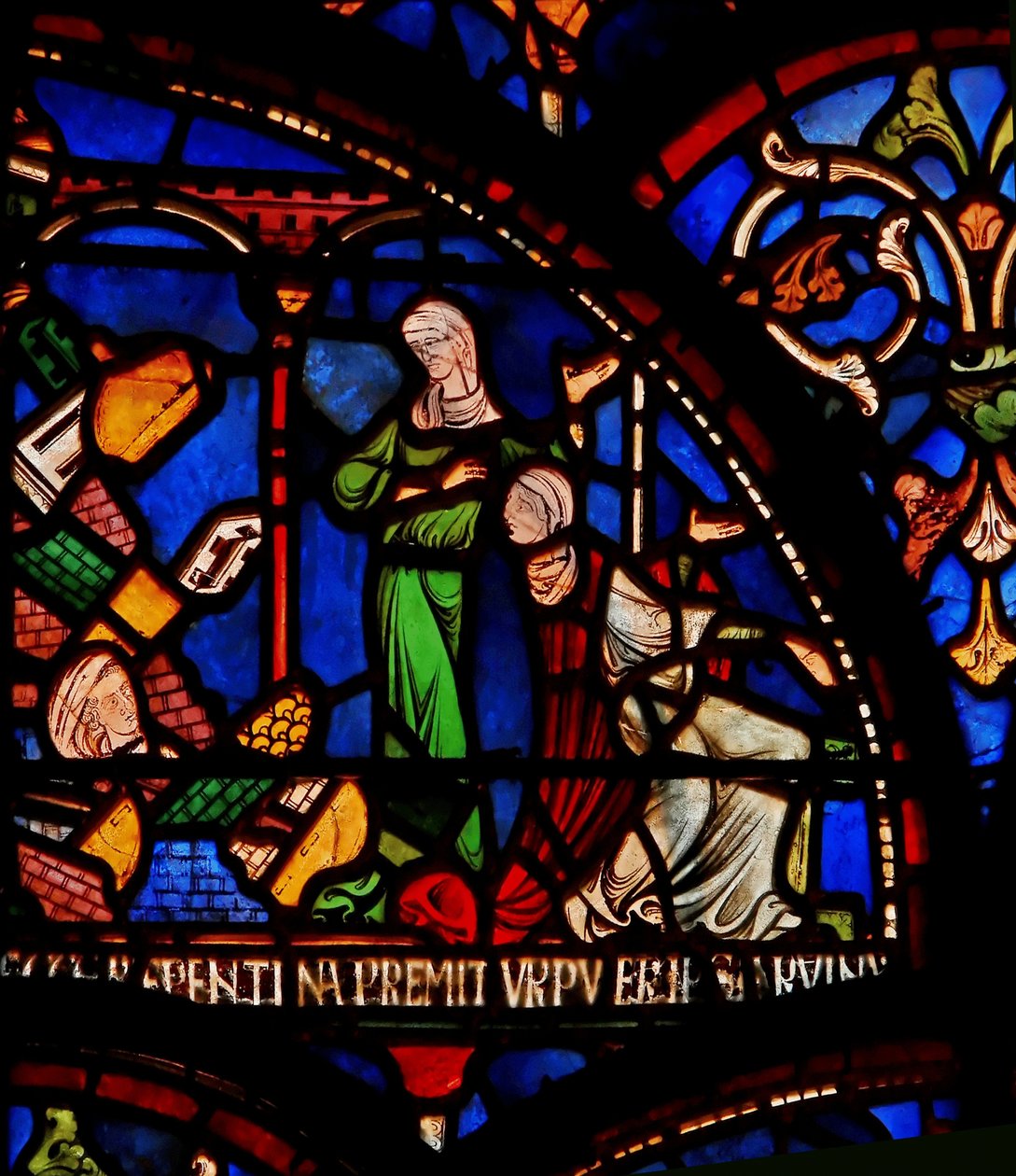 Detail (het wonderraam) met een muur die op de baby Geoffrey van Winchester valt door English School