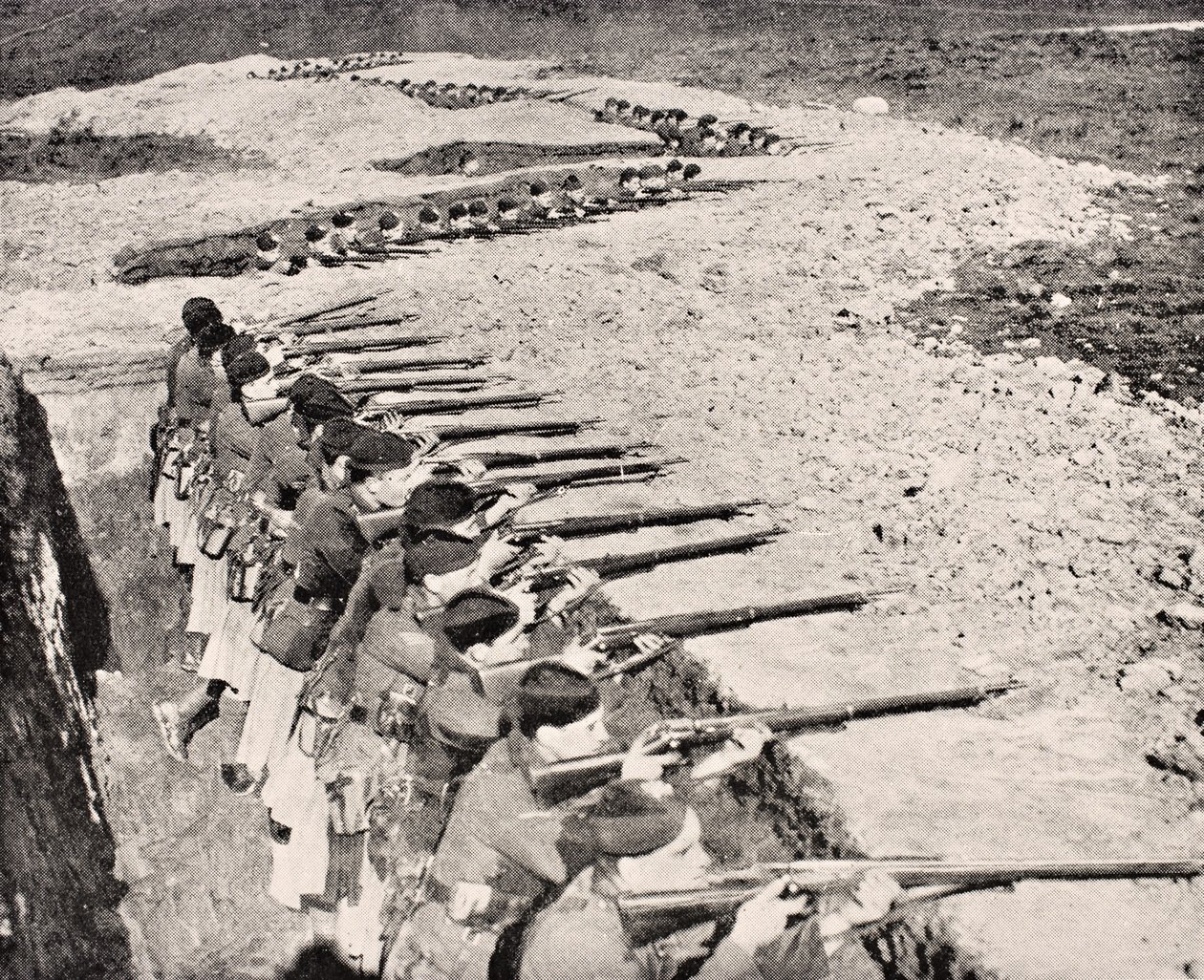 Glasgow Highlanders in loopgraven, 1915, uit 