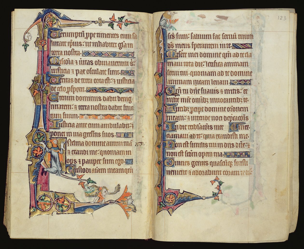 Ms 1-2005, ff.122v-123r: Groteske marginale decoratie uit de Macclesfield Psalter, Gebruik van Sarum, Oost-Anglia, c.1330 door English School