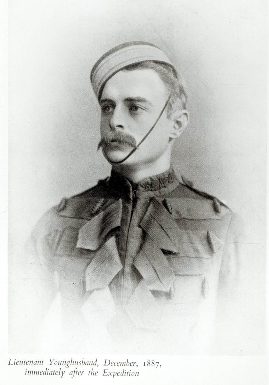 Foto van Sir Francis Younghusband (1863-1942) in 1887 uit 