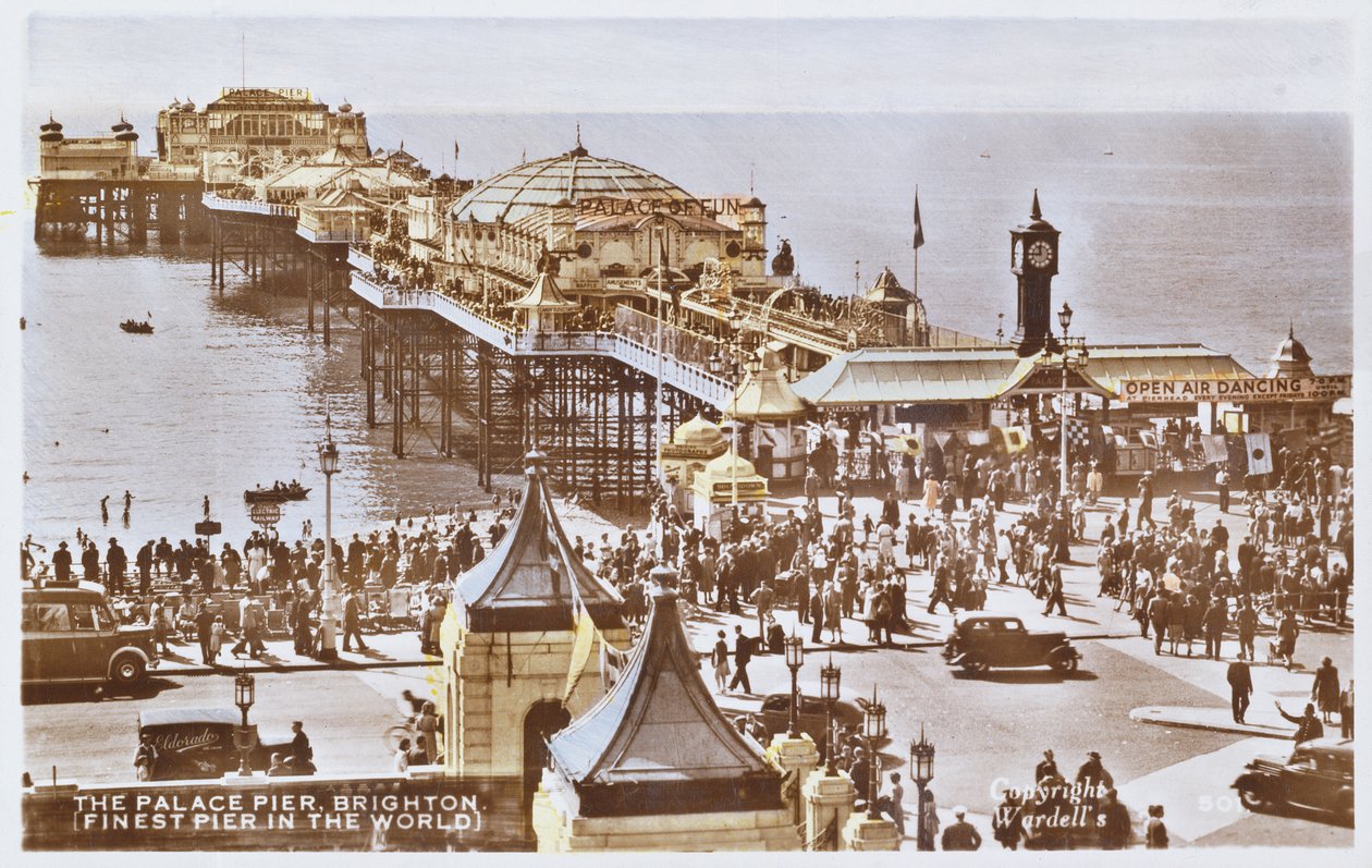 Ansichtkaart van de Palace Pier in Brighton door English School