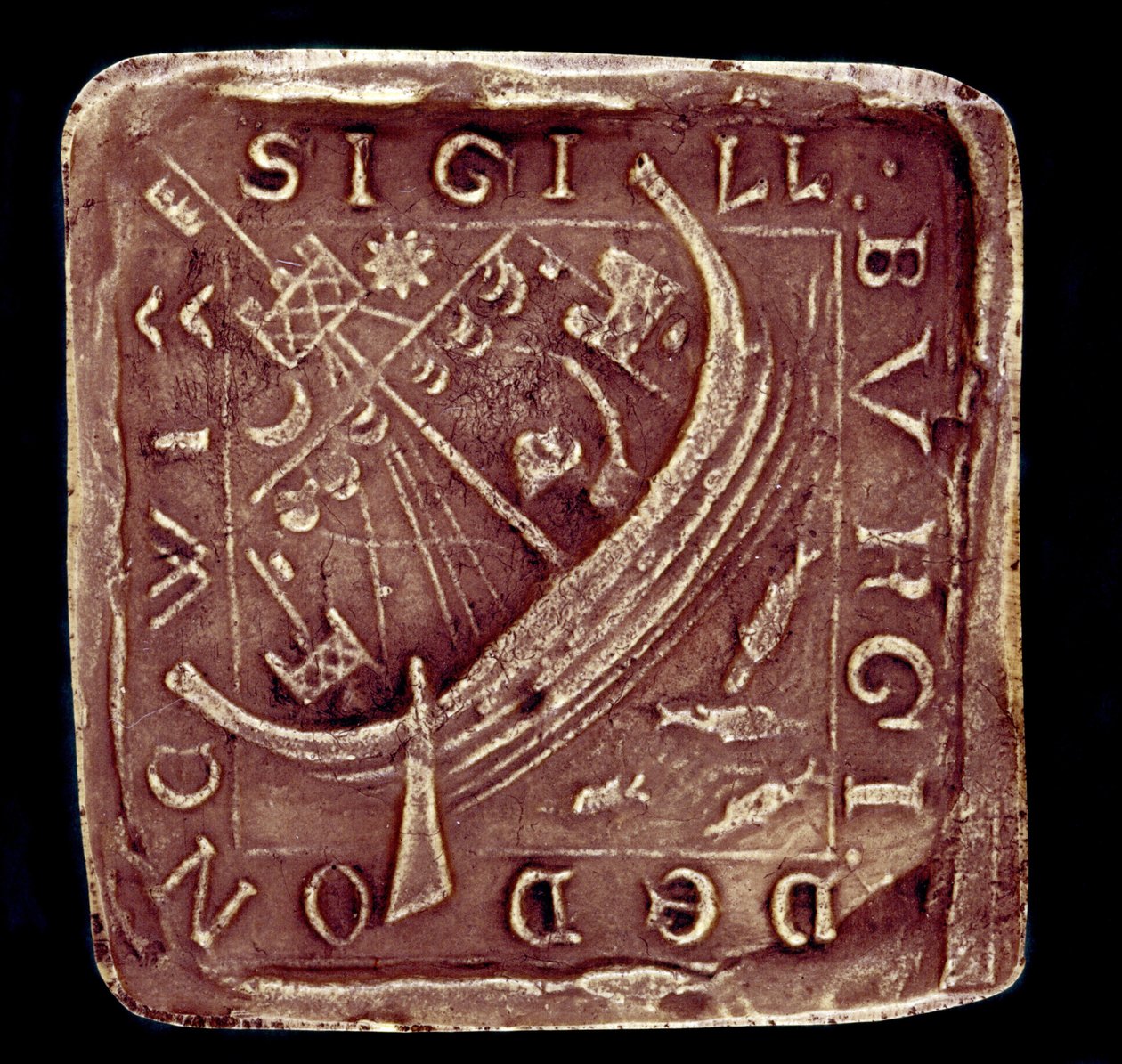 Zegel van de stad Dunwich in Suffolk. Een schip wordt afgebeeld in een ruwe zee, waarschijnlijk verwijzend naar de stormen die een deel van de stad verwoestten in 1286 en 1347. 14e eeuw. Parijs, Nationaal Archief door English School