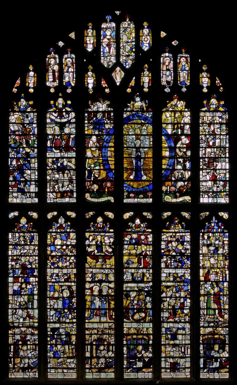 Raam N5 met het Magnificat raam in het noordtransept door English School