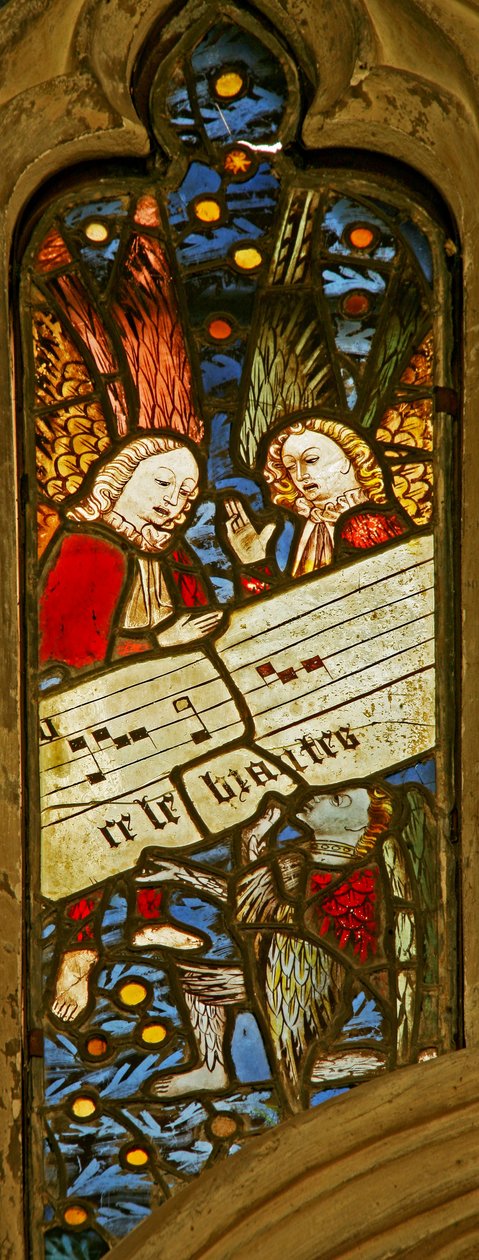 Raam n2 met het engelenkoor met muziekpartituur door English School