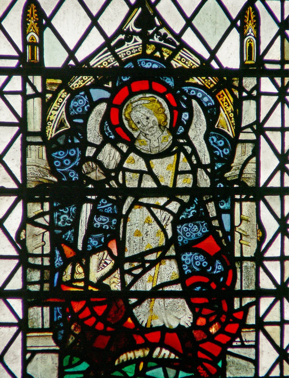 Raam w36 met St. Michael door English School