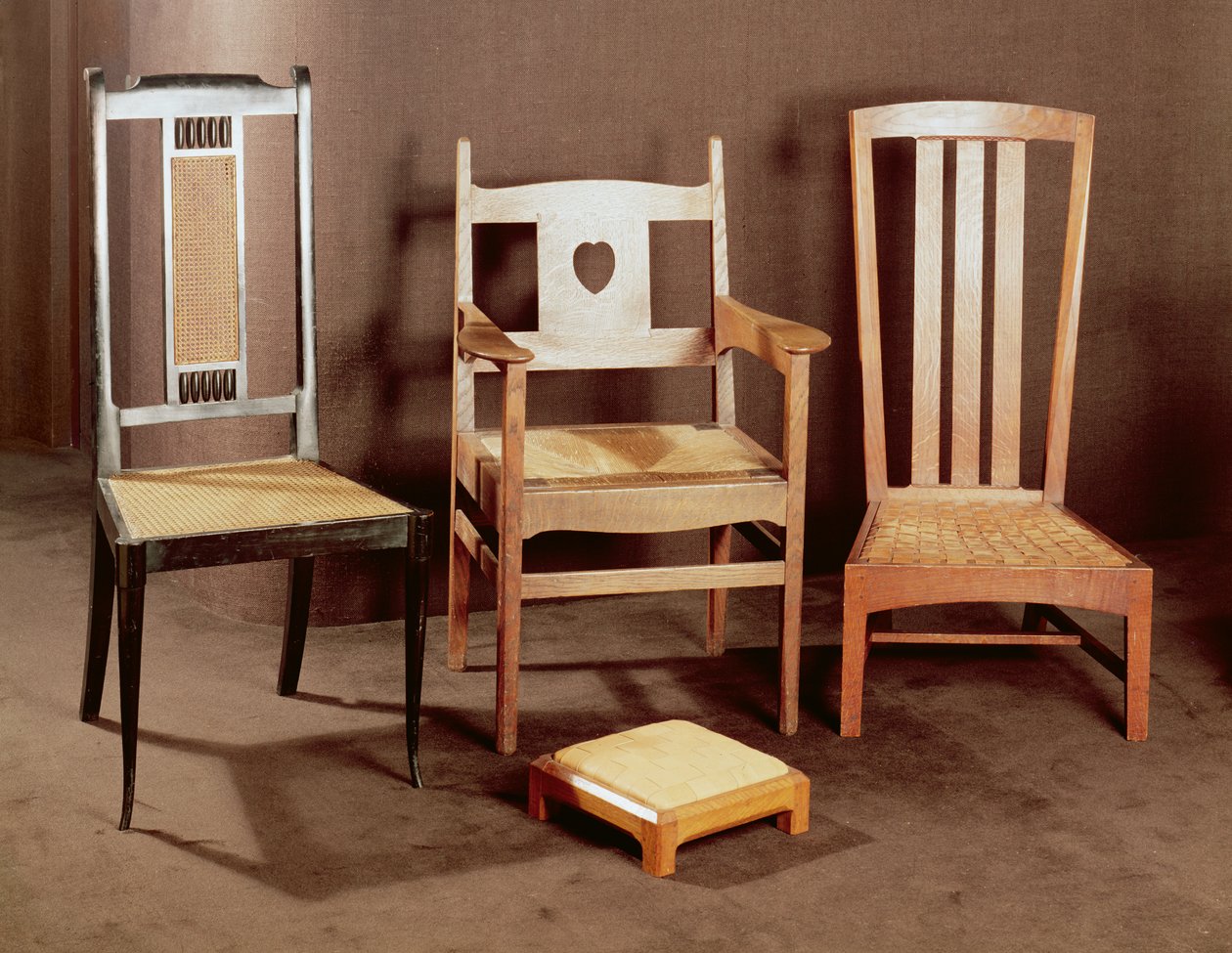 Arts and Crafts stoelen, ca. 1896-1925 door English School English School