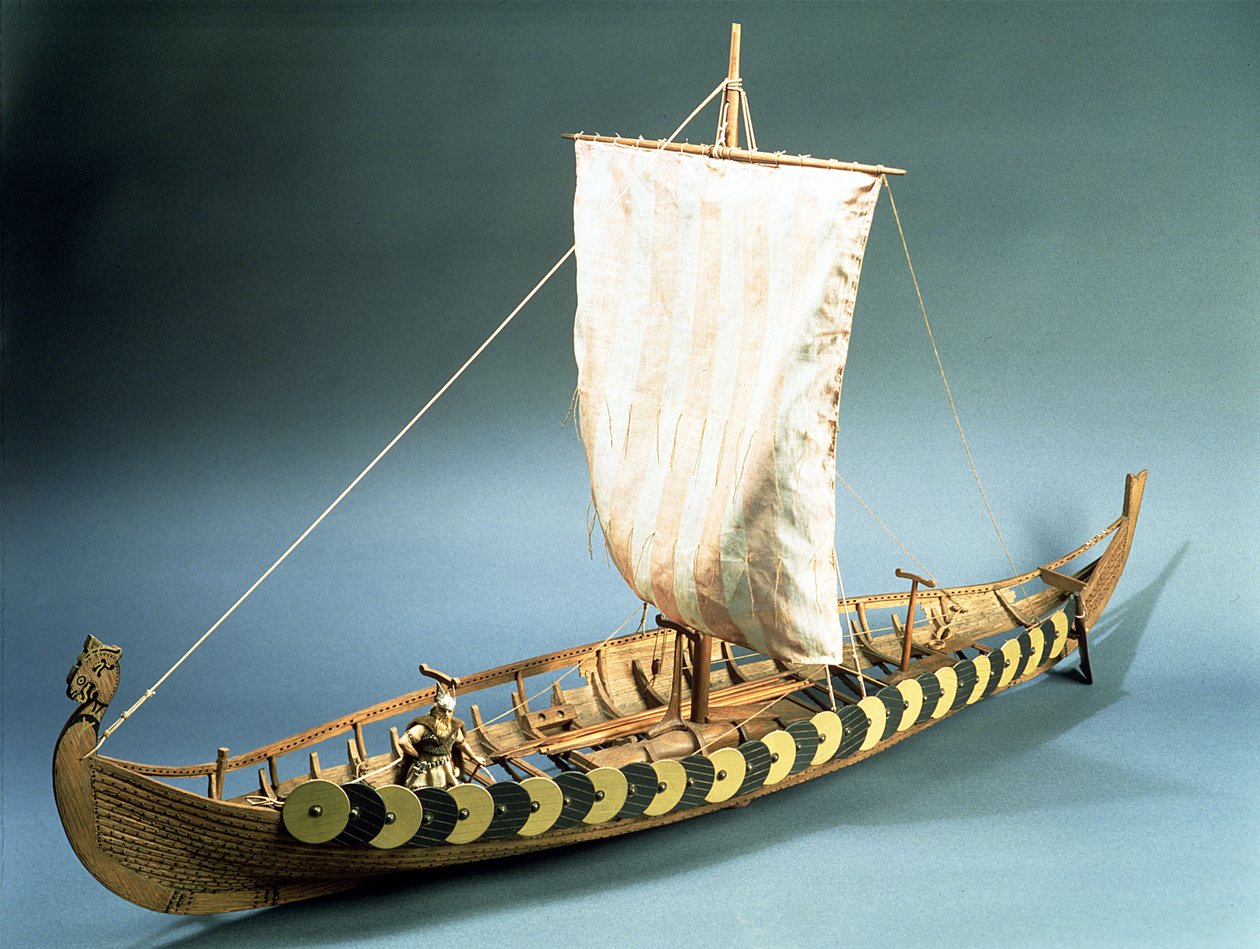 Schaalmodel van een Vikingschip gevonden in Gokstad, Noorwegen in 1880 door English School English School
