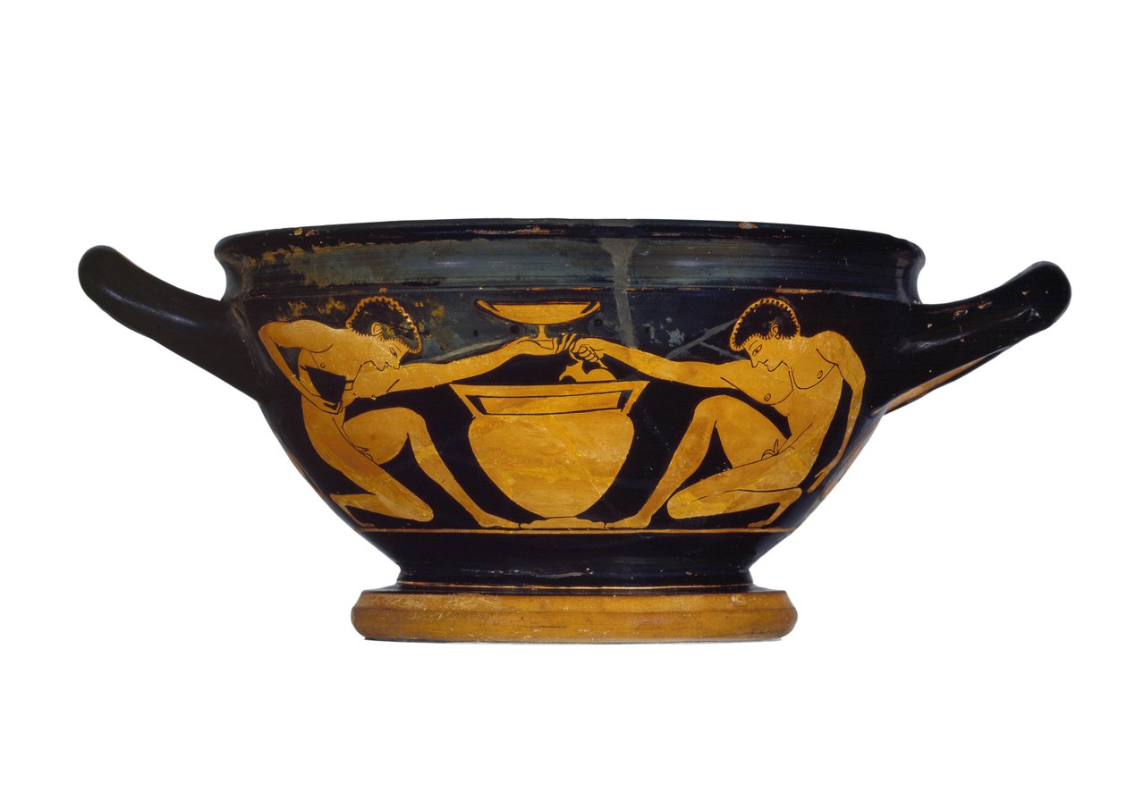 Attische roodfigurige beker-skyphos, versierd met twee naakte jongeren knielend bij een kolomkrater, ca. 520-500 v.Chr. door Epiktetos