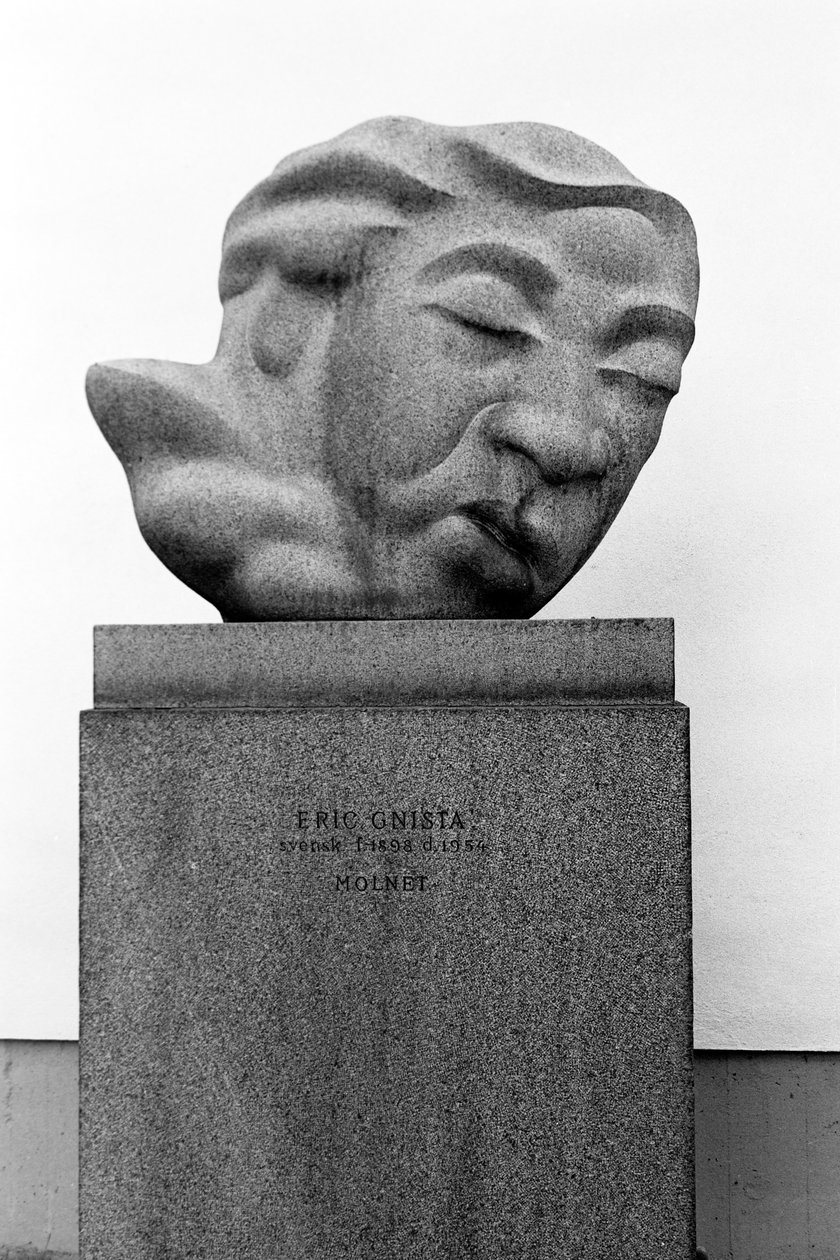 Sculptuur van Eric Gnista "Molnet", Kasteel Gripsholm, bij Stockholm, Zweden door Eric Gnista