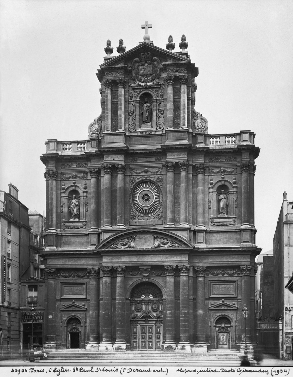 Uitzicht op de gevel van de kerk van Saint-Paul-Saint-Louis, Parijs, 1627-41 door Etienne and Derand, F. Martellange