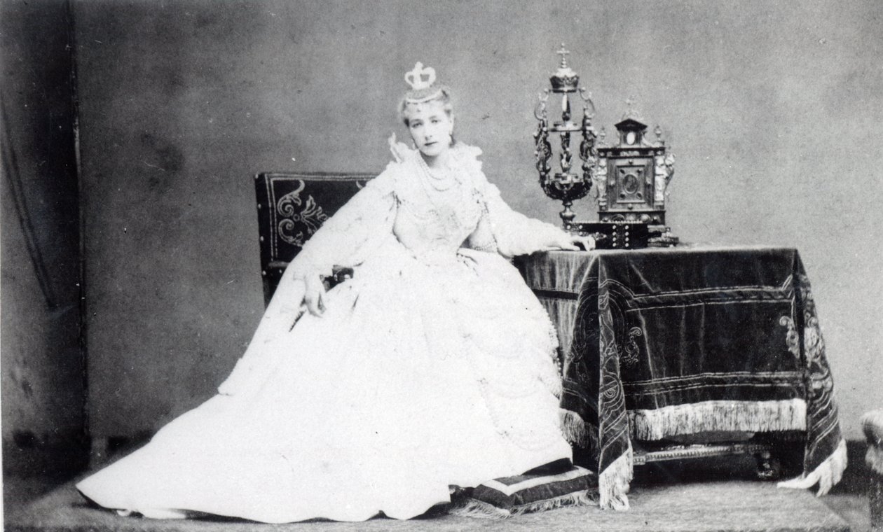 Sarah Bernhardt (1844-1923) in de rol van Marie de Neubourg in 
