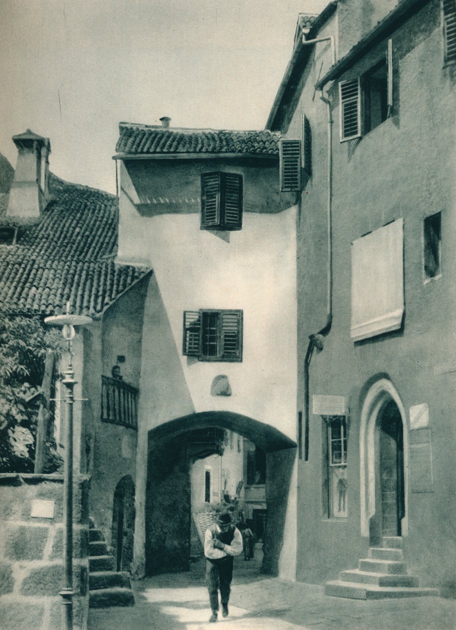 Een rustige straat, Merano, Zuid-Tirol, Italië, 1927 door Eugen Poppel