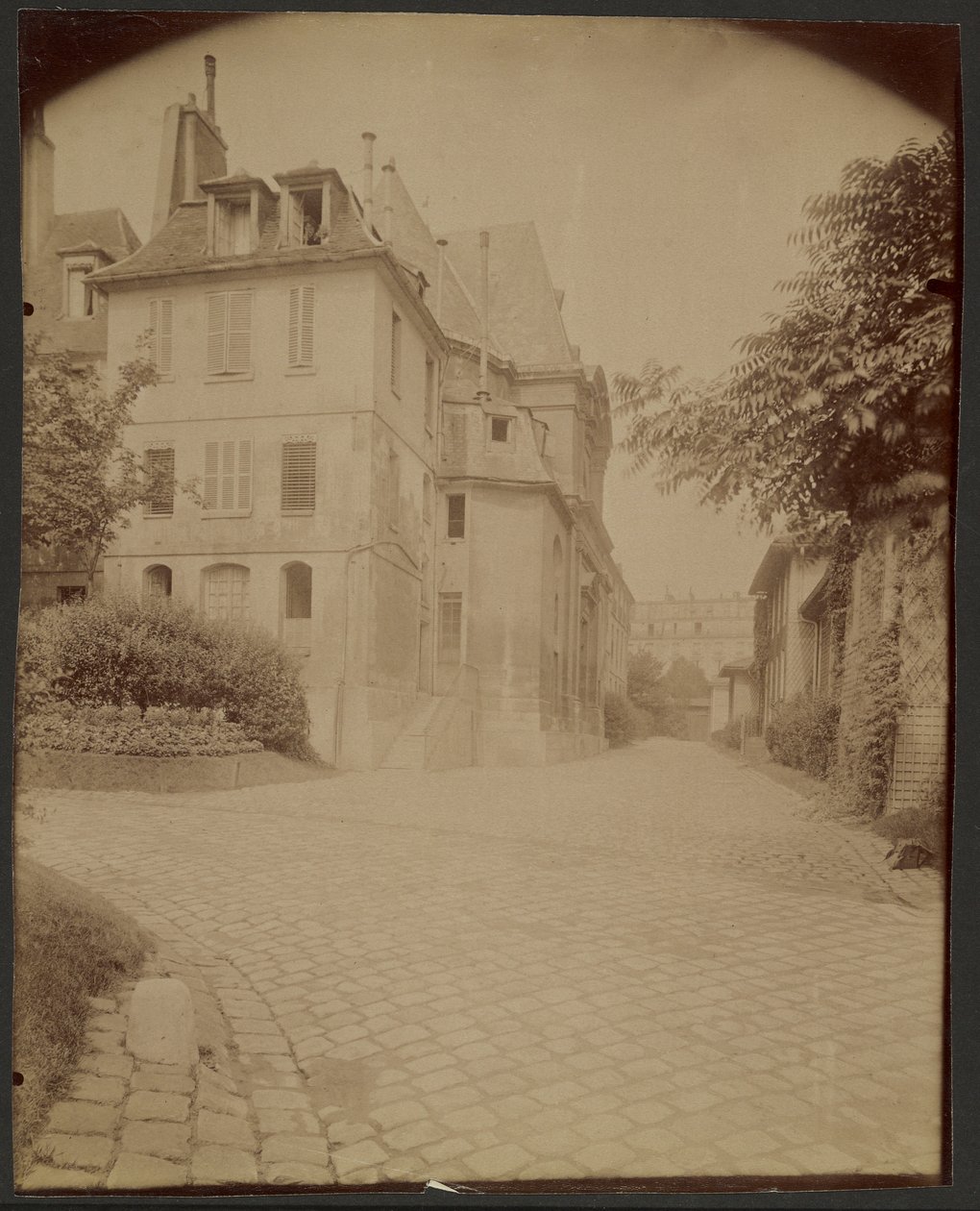 De kraamkliniek - Boulevard Port-Royal door Eugène Atget