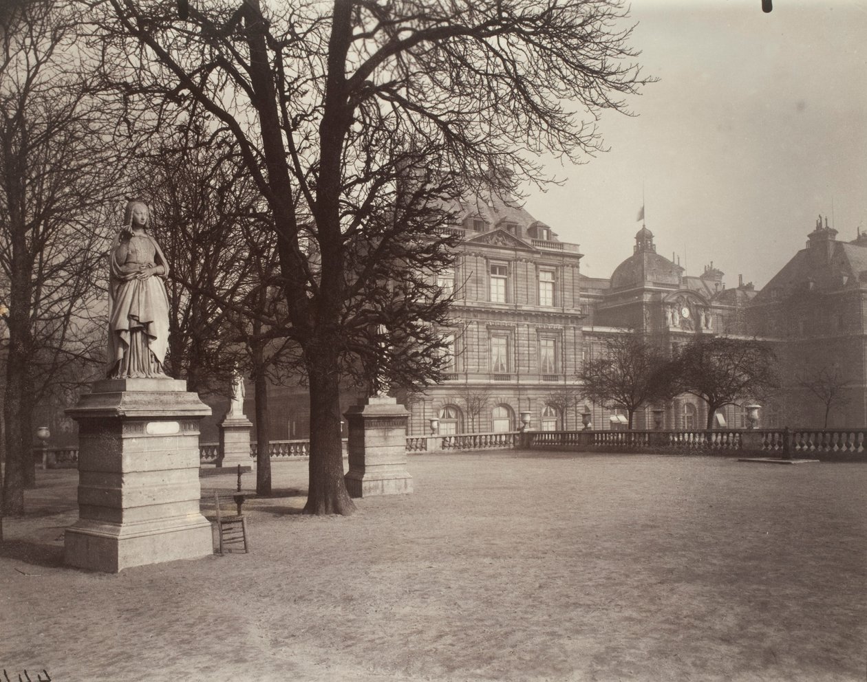 Luxemburg, Anna van Bretagne door Eugène Atget