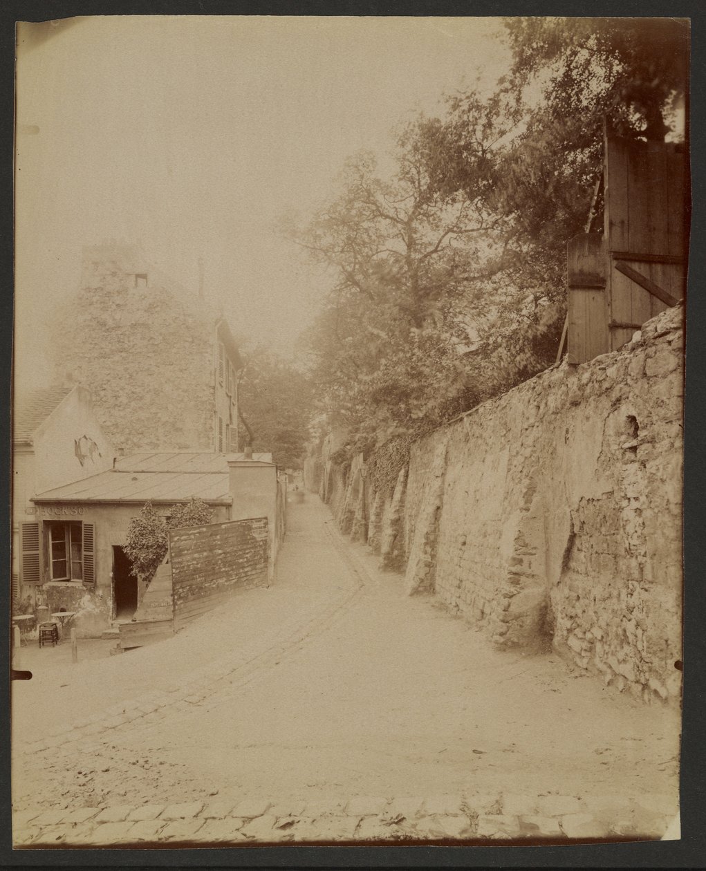 Rue Saint-Vincent, Montmartre door Eugène Atget