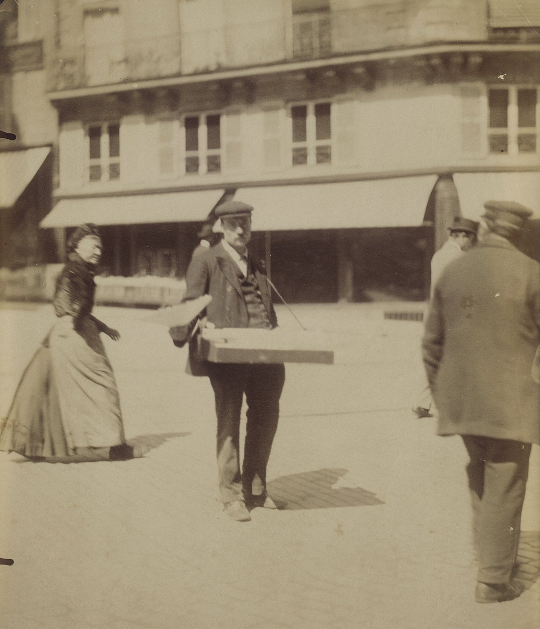 [Straatverkoper] door Eugène Atget