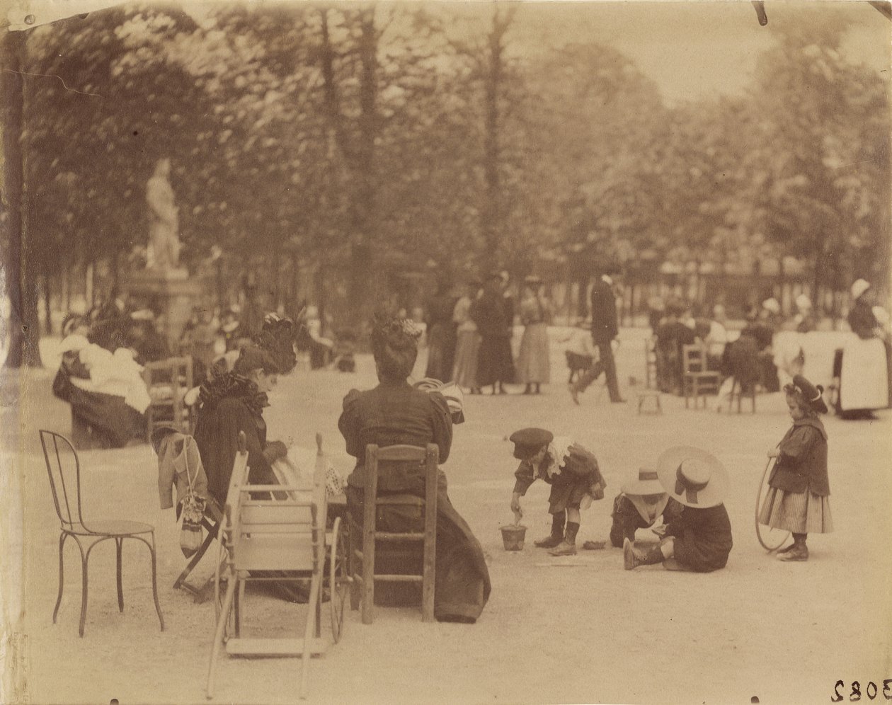 Vrouwen en kinderen in de Jardin du Luxembourg door Eugène Atget