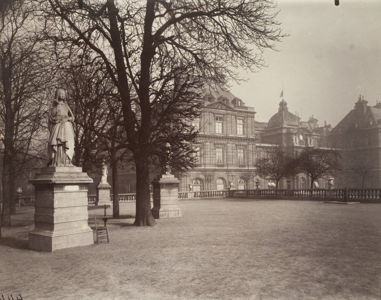 Luxemburg, Anna van Bretagne door Eugène Atget