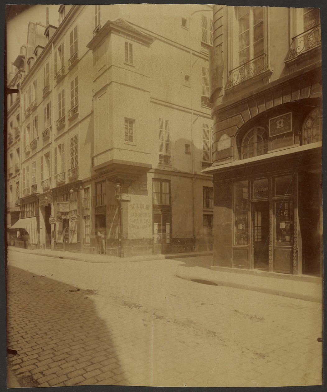 Torentje aan de Rue Saint Paul.  Naar verluidt was dit het kantoor van Botal, lijfarts van Hendrik III. door Eugène Atget