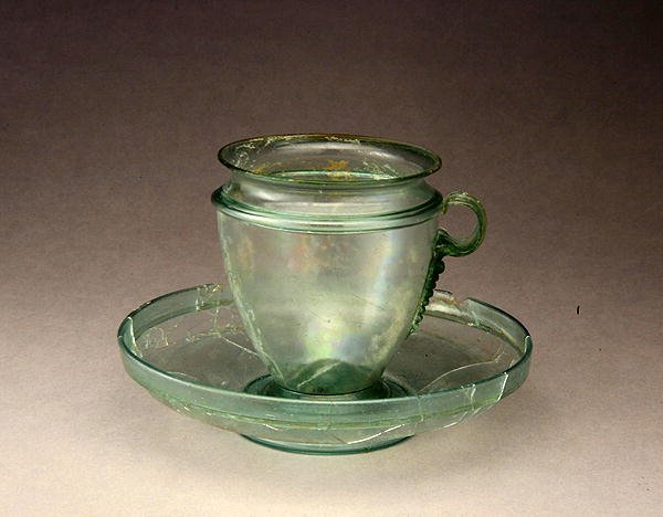 Kop en schotel, ca. 50-100 AD (glas) door European European
