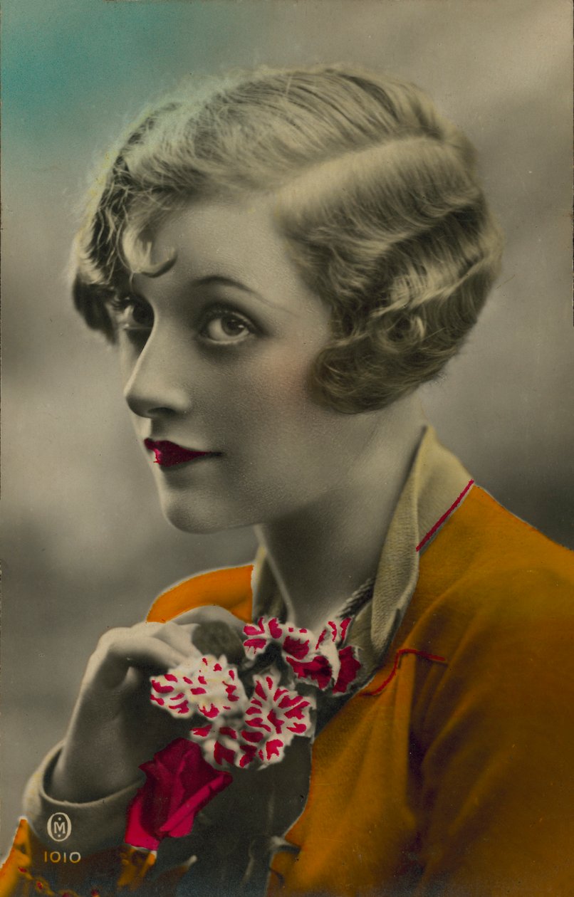 Vrouw en bos bloemen (gekleurde foto) door European Photographer