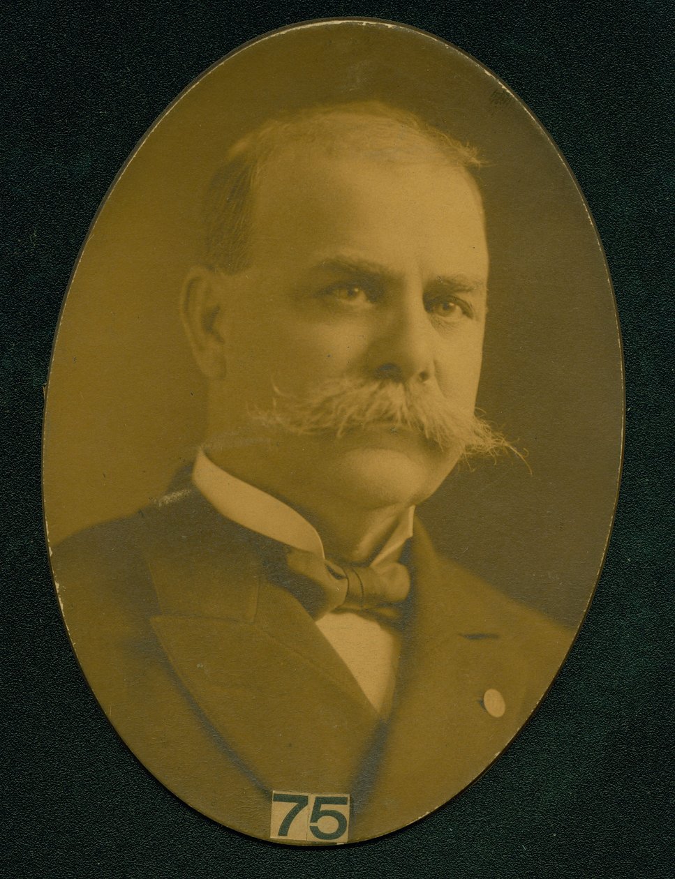 W. R. Mays door F.W. Guerin