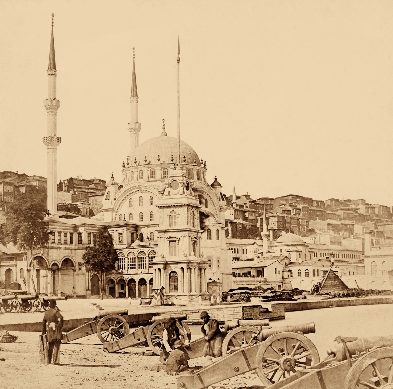 Artillerie en Munitieopslag, Istanbul, 1855 door Felice Beato