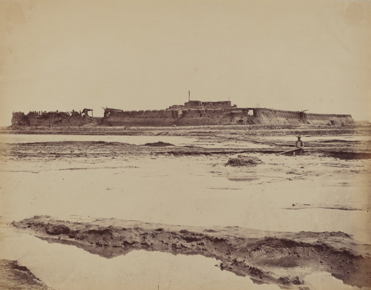 Exterieur van Noord Taku Fort aan de Peiho Rivier, Toont de Engelse en Franse Ingang, 21 Augustus 1860 door Felice Beato