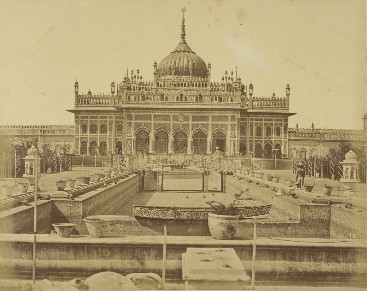 Interieur van de Kaiserbagh door Felice Beato