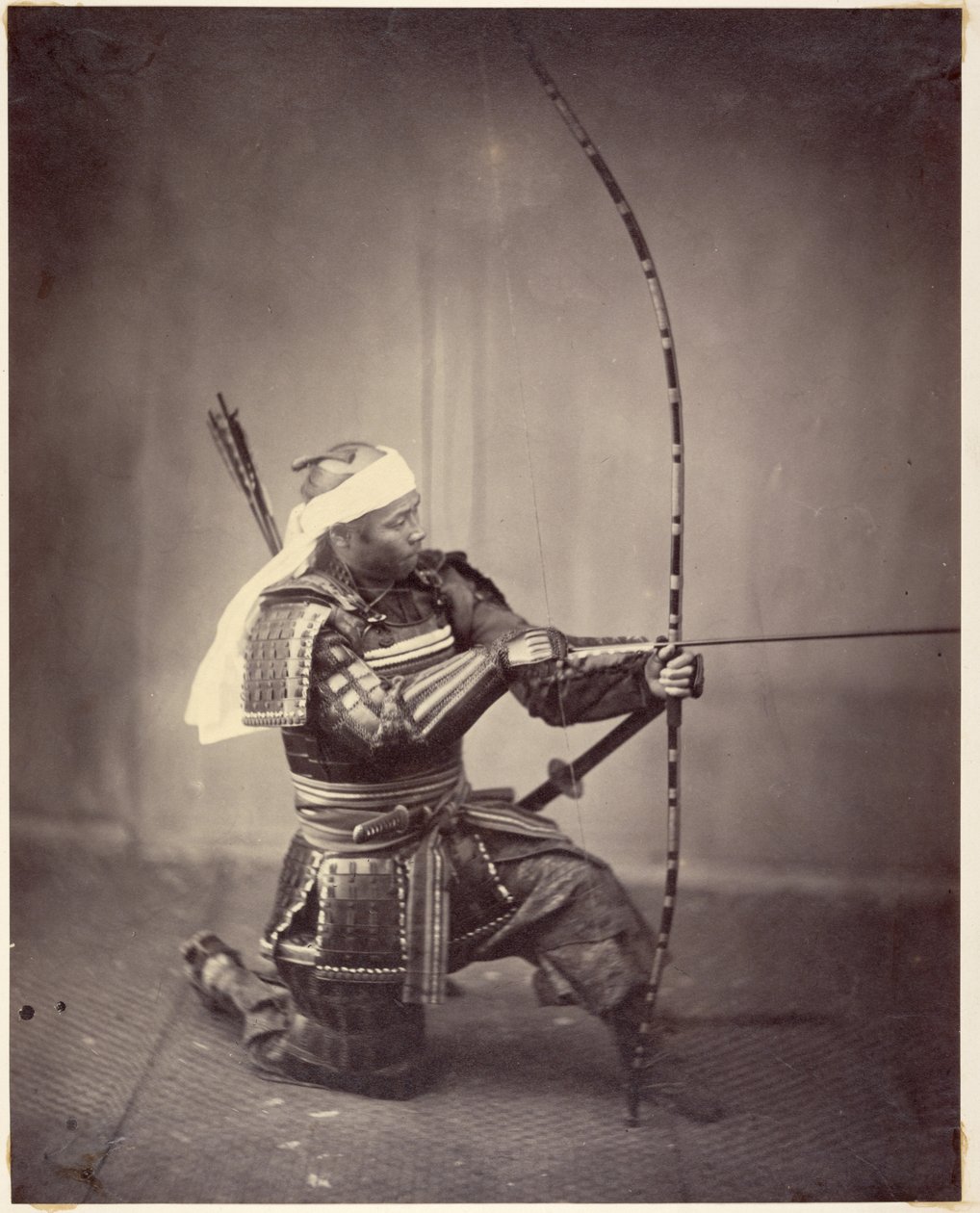 Samurai met lange boog door Felice Beato
