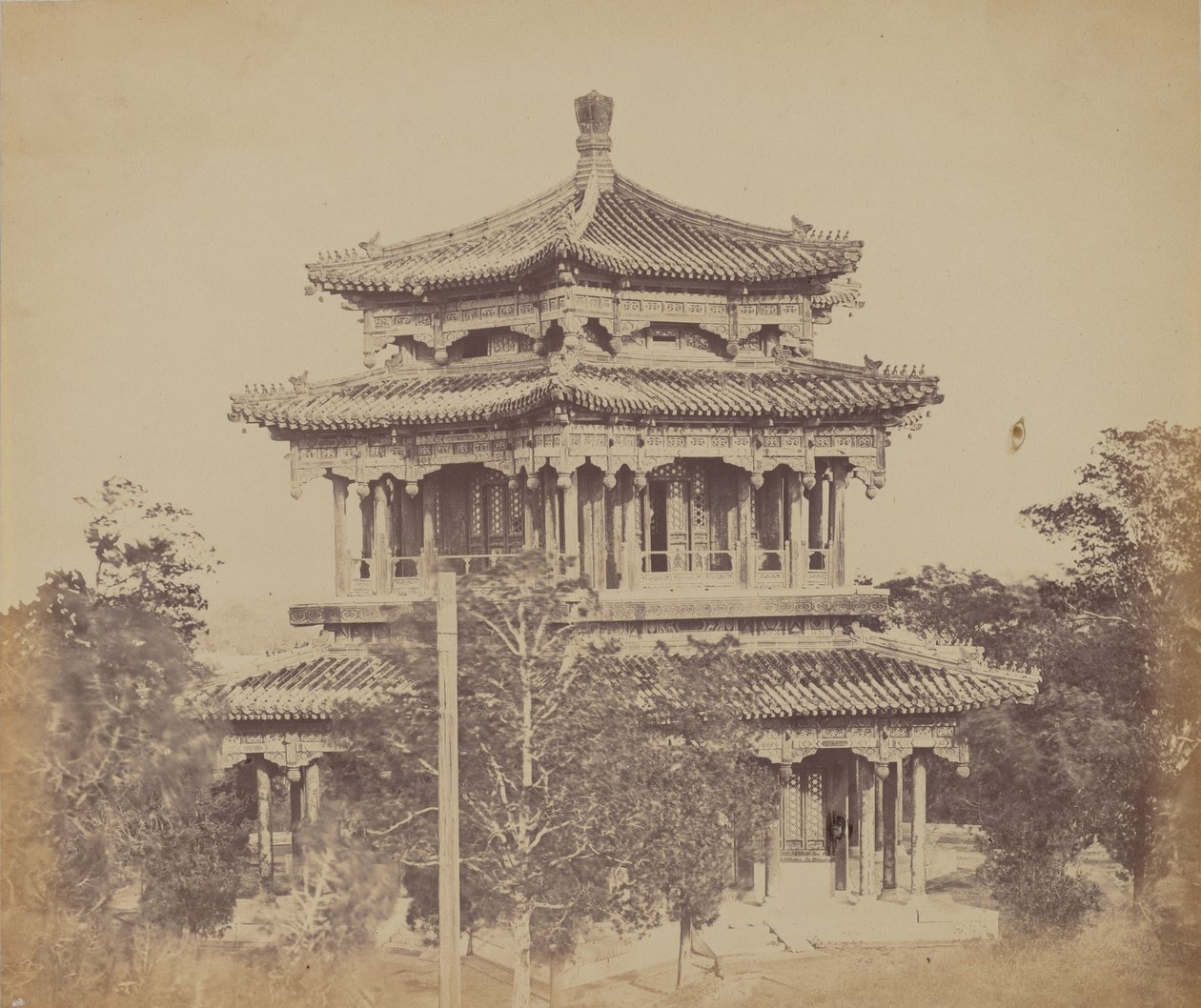 Het Grote Keizerlijke Paleis Yuen Min Yuen, Peking, voor de brand, 18 oktober 1860 door Felice Beato