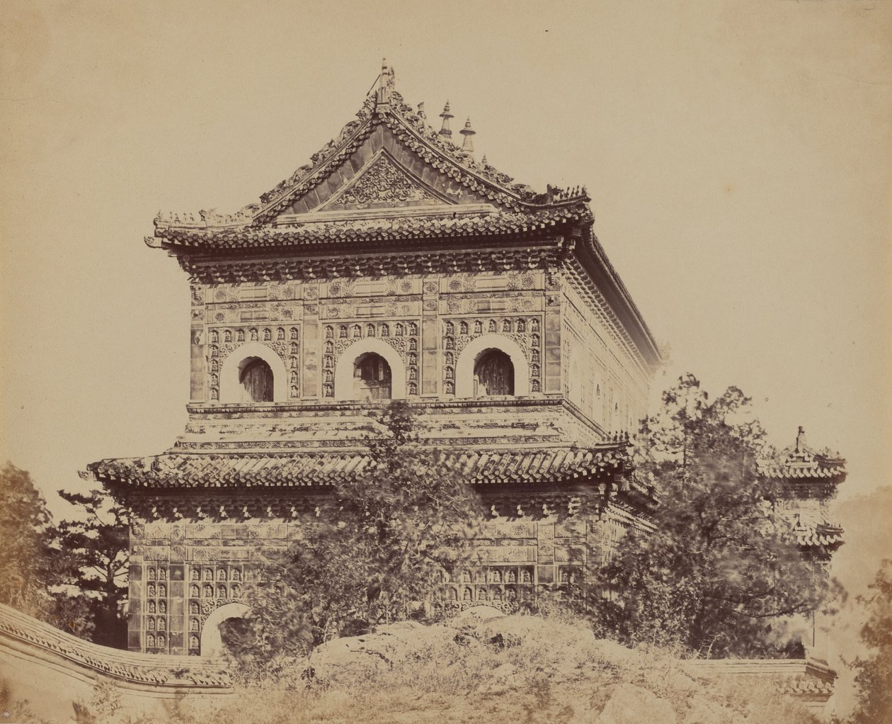 Het Grote Keizerlijke Porseleinen Paleis Yuen Min Yuen, Peking, 18 Oktober 1860 door Felice Beato