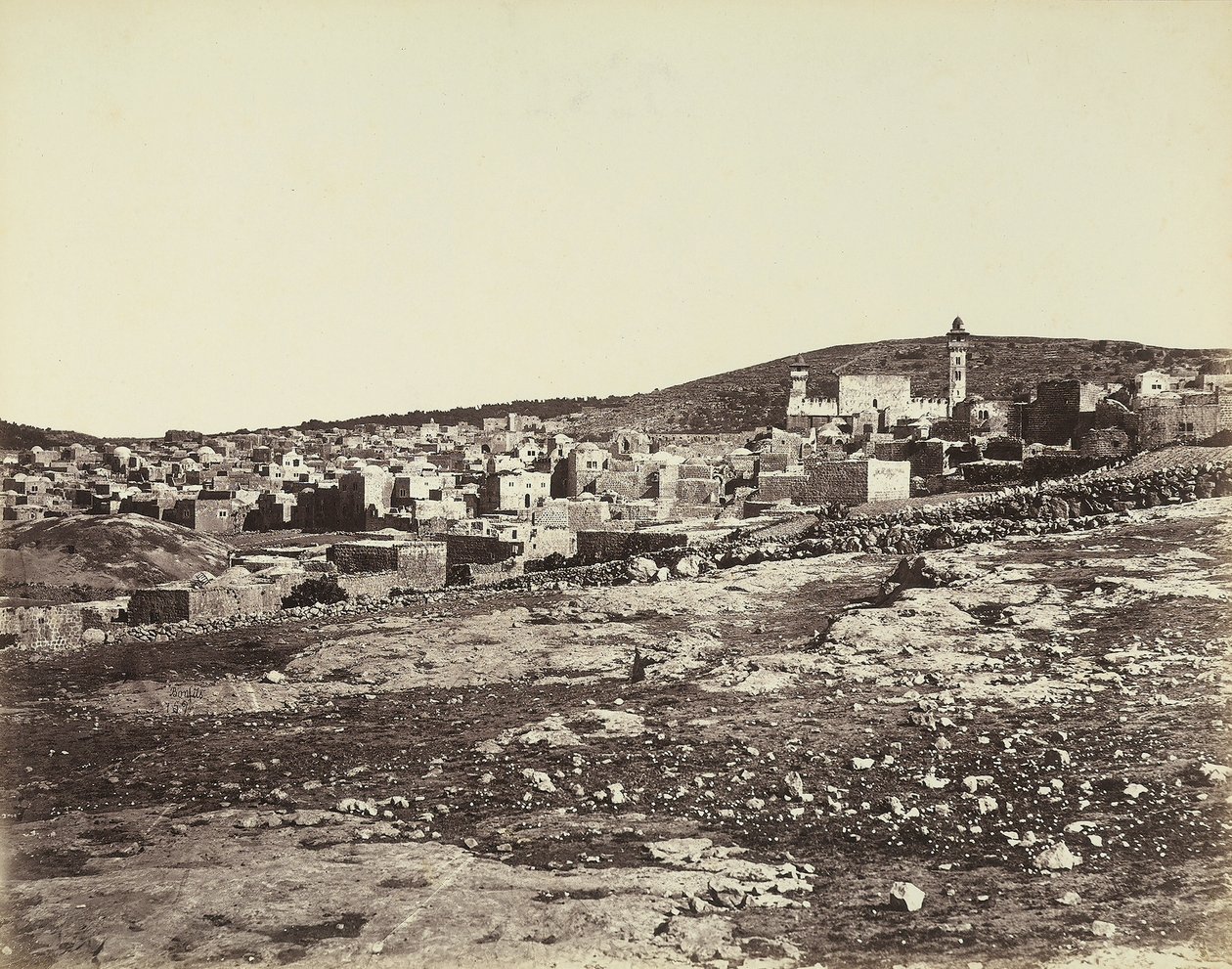 Panoramisch uitzicht op Hebron door Félix Bonfils