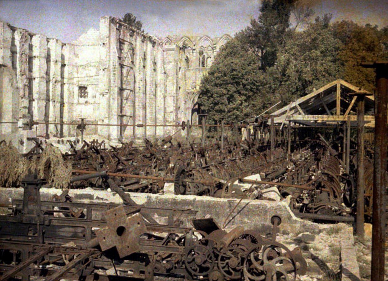 De ruïnes van de fabriek en de abdij van Notre-Dame d