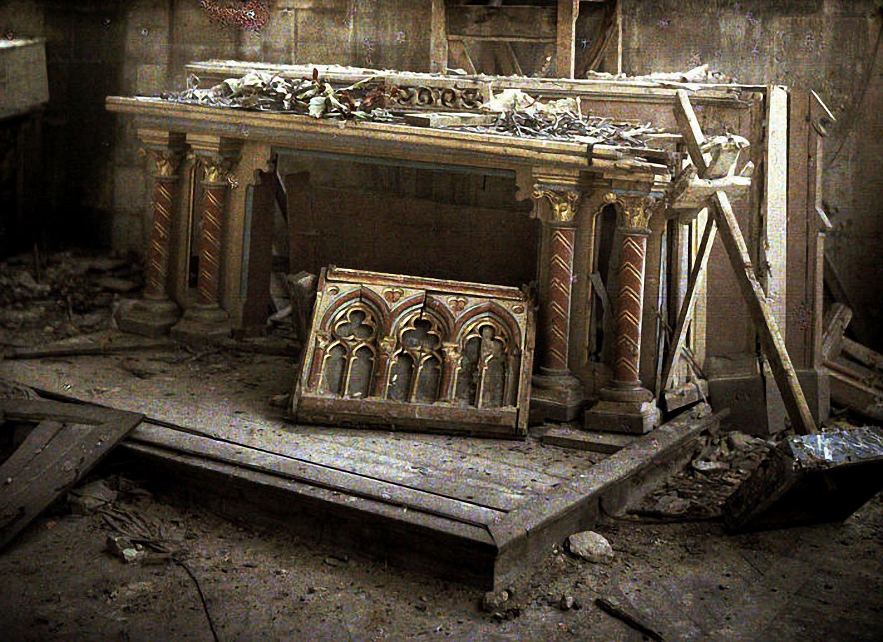 Uitzicht op het altaar, Kapel van Werken, Kathedraal Saint-Gervais-et-Saint-Protais, Soissons, Aisne, Frankrijk door Fernand Cuville