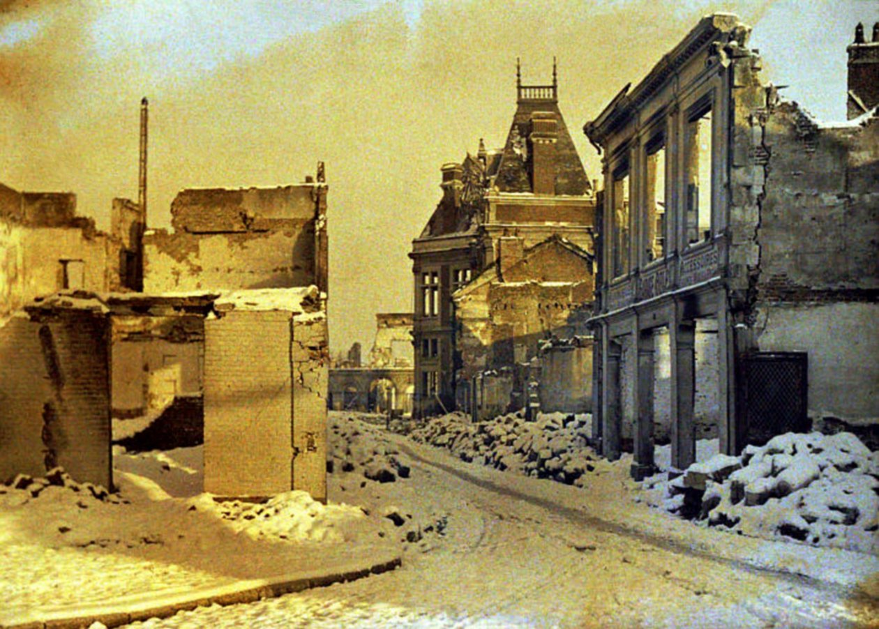 Chauny, Aisne, Frankrijk, 1917 door Fernand Cuville