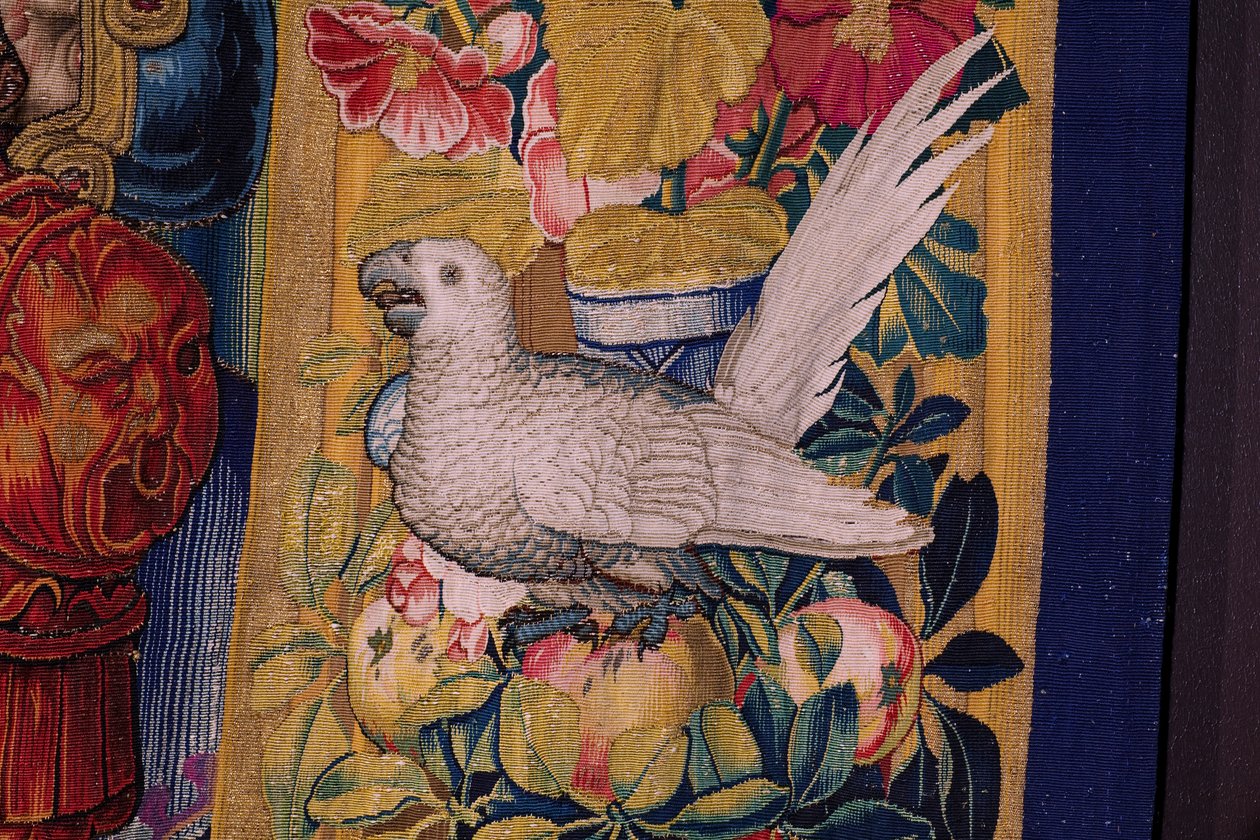 De Apocalyps: Sint-Michiel verslaat de draak. Ca 1553-1555. (detail) door Flemish School