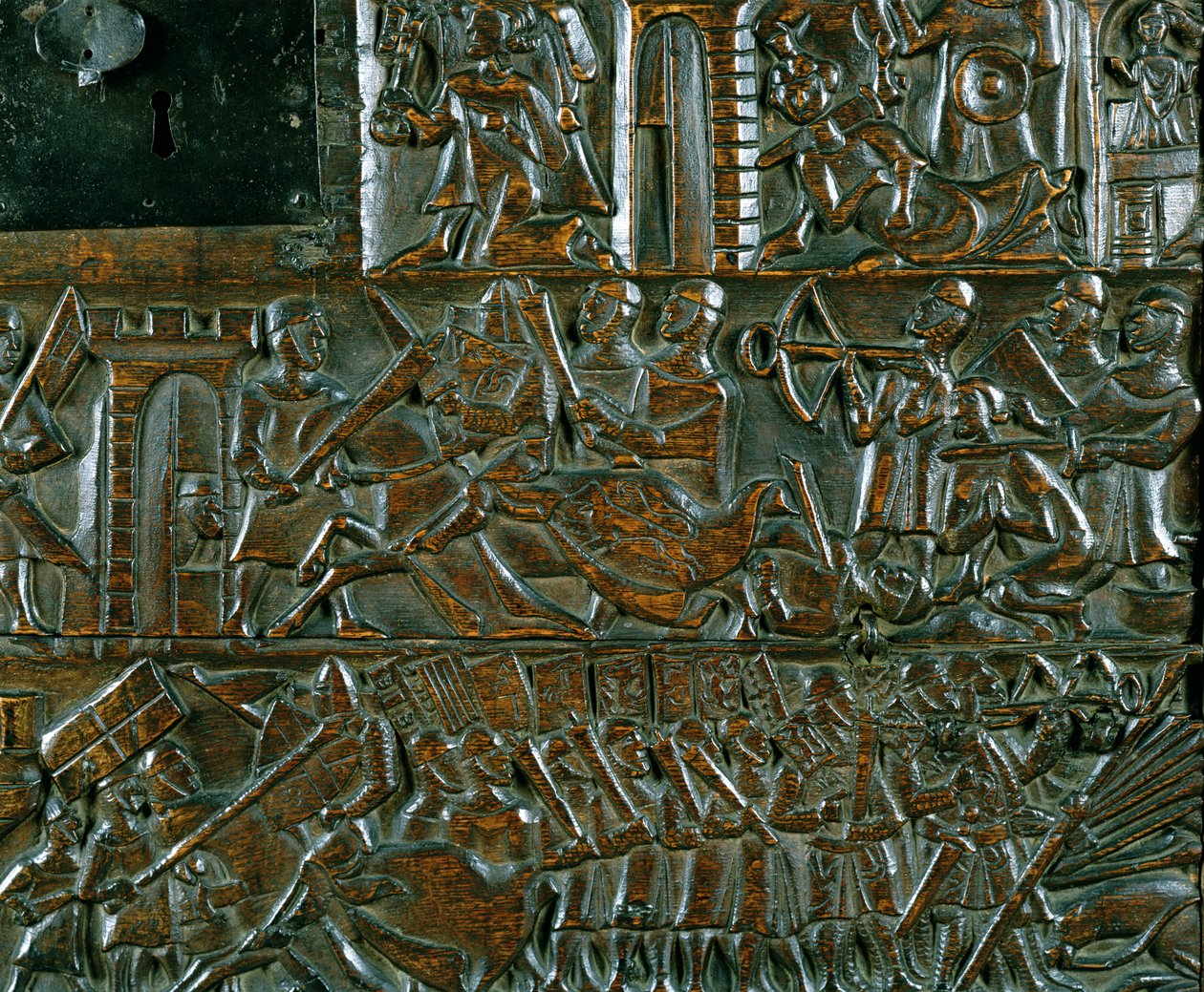 De Kortrijkse Kist met twee scènes van de Guldensporenslag in Kortrijk in 1302 (detail) door Flemish School