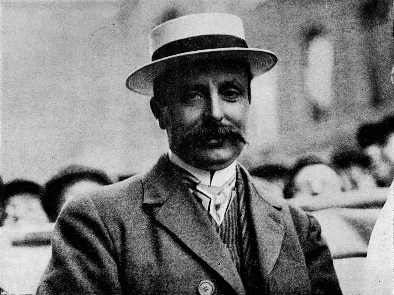 De veroveraar van het Kanaal: Louis Bleriot, 1909 door Flight Photo