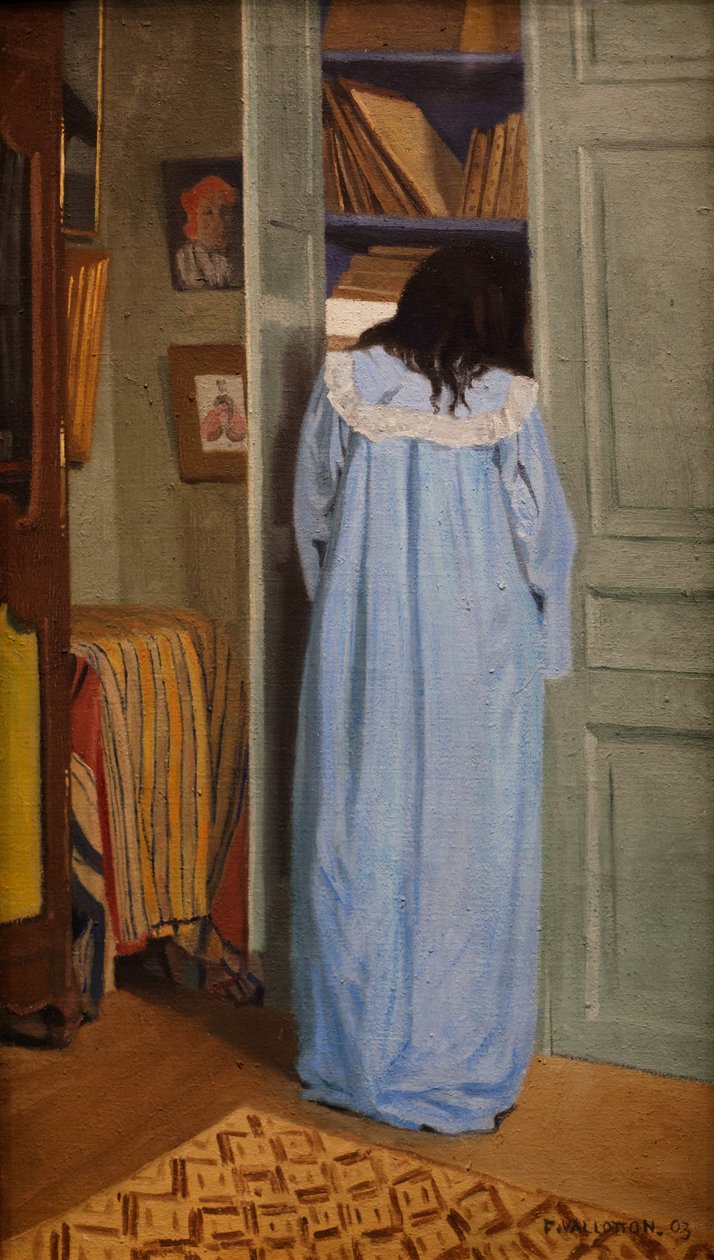 Interieur, vrouw in blauw zoekt in een kast door Felix Edouard Vallotton