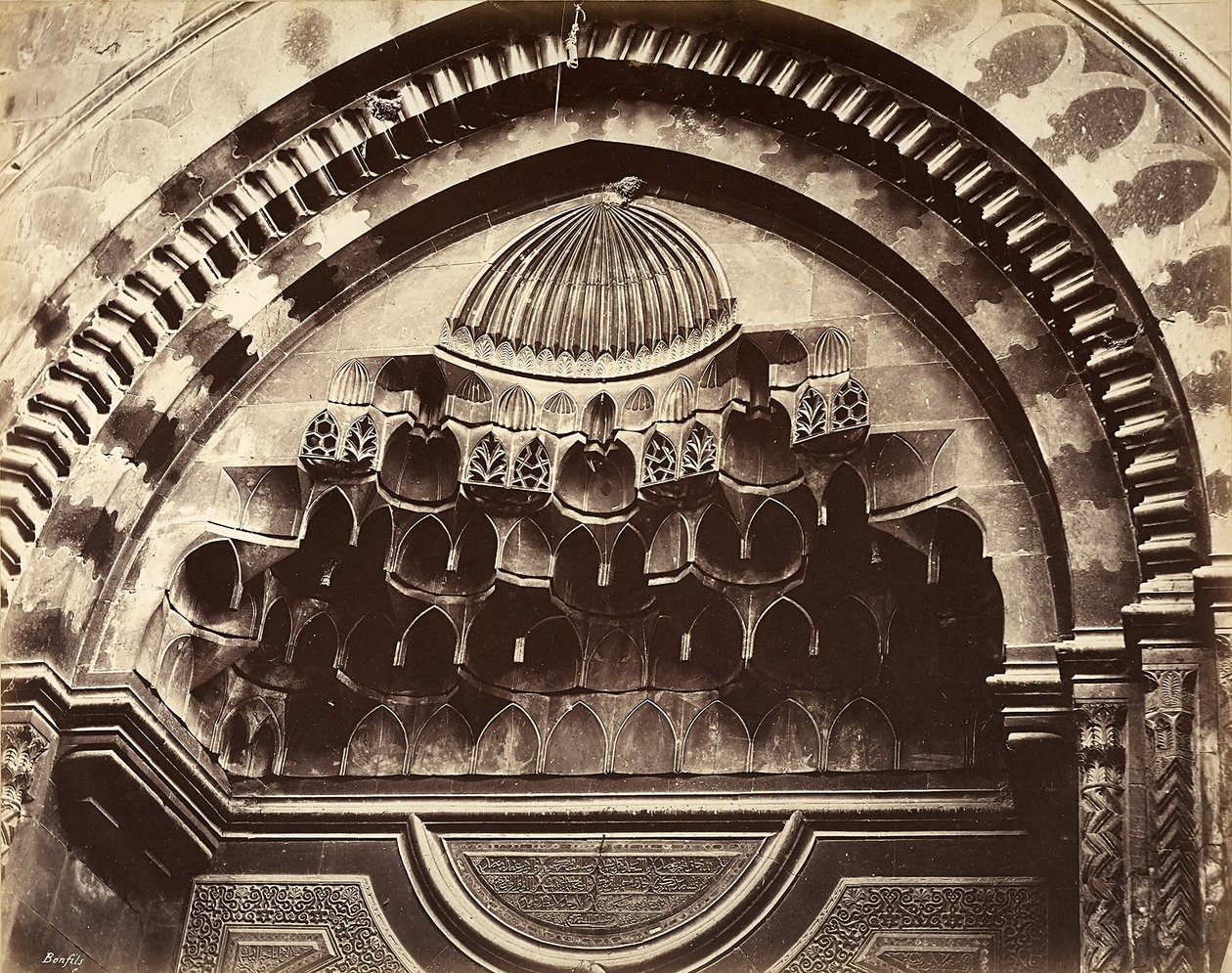 Reliëf van een nis, Egypte door Félix Bonfils