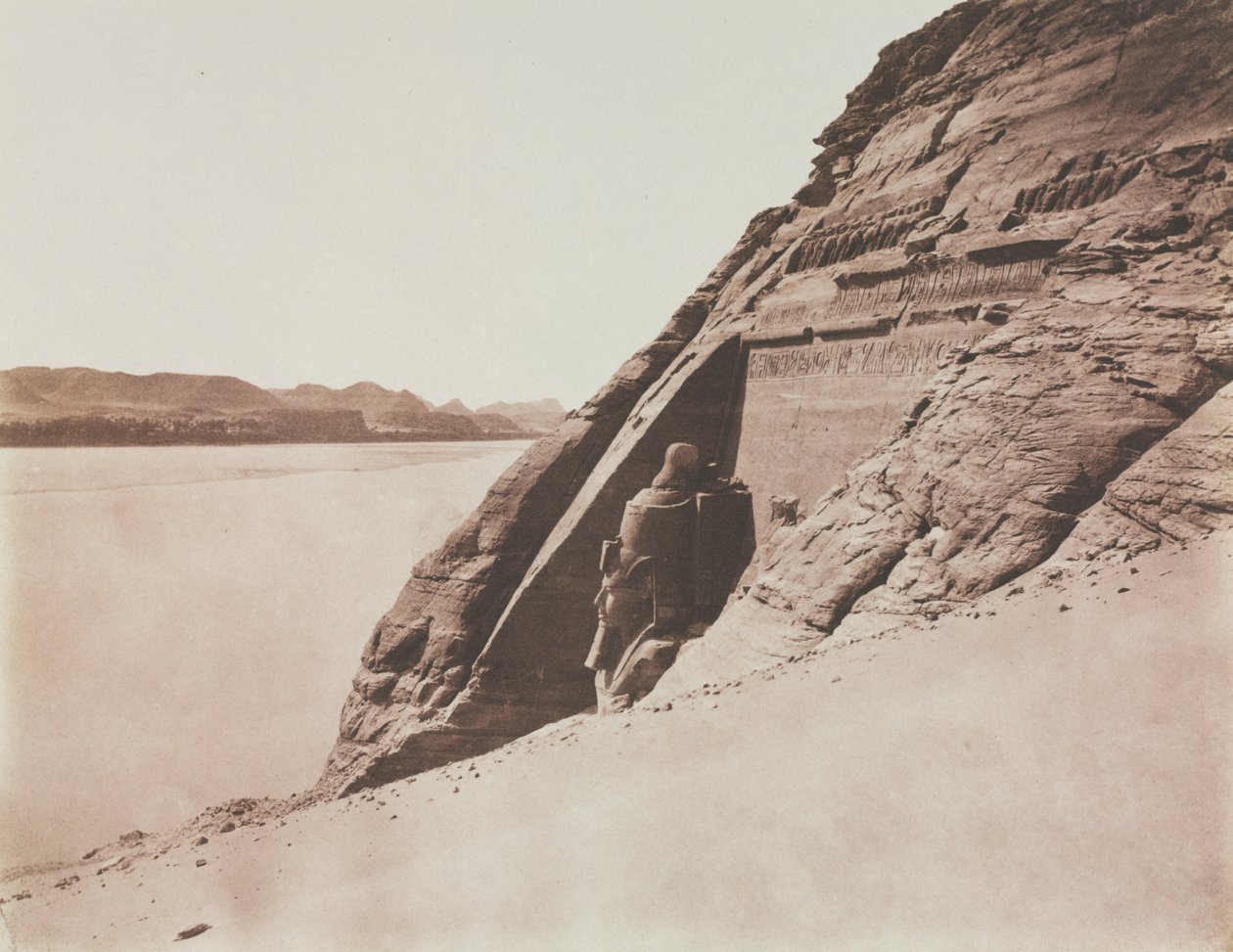 Grote Speos - Uitzicht vanaf de zandhelling Tempel van Ramses II, Abu Simbel door Félix Teynard
