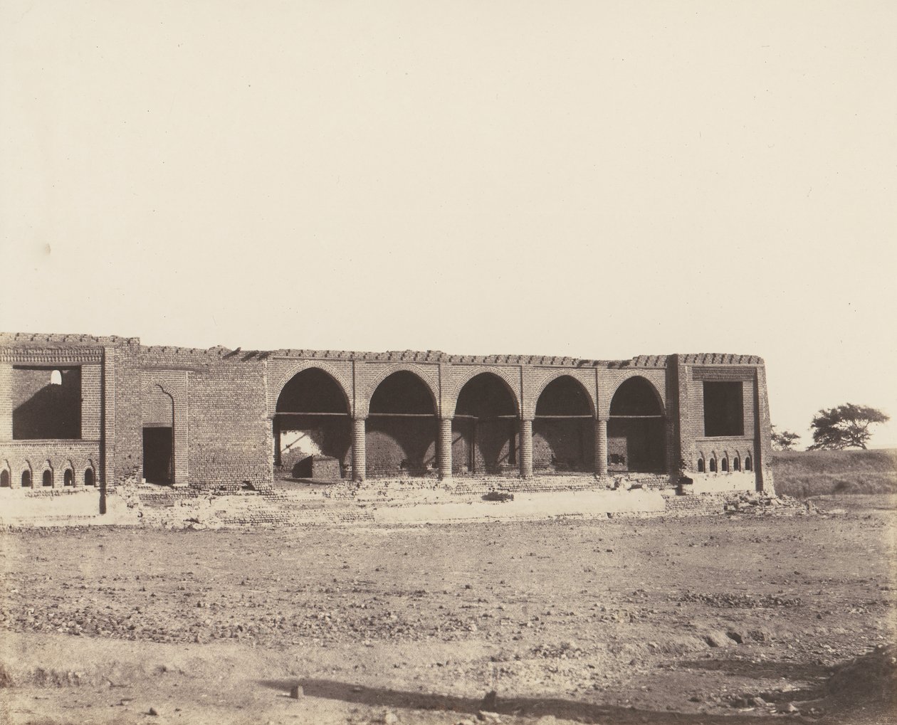 Syout, Karavanserai in ruïnes, 1851-52, gedrukt 1853-54 door Félix Teynard
