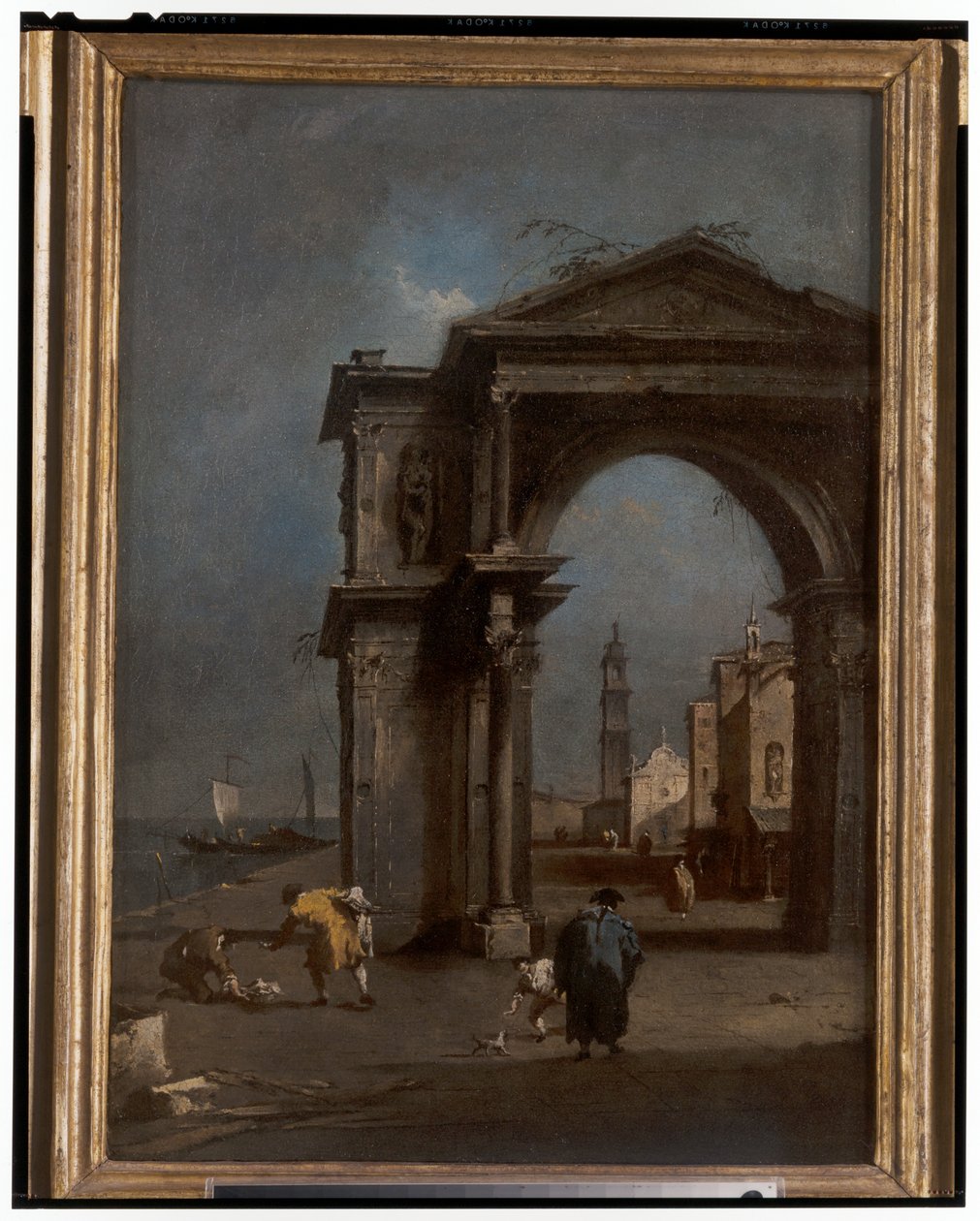 Capriccio met een triomfboog en stedelijke achtergrond door Francesco and/or Gian Antonio (1699 1761) Guardi