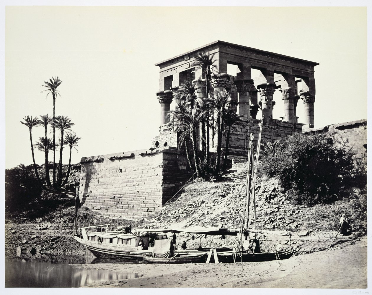 Kiosk van Trajanus, Philae, Egypte, 1858 door Francis Frith