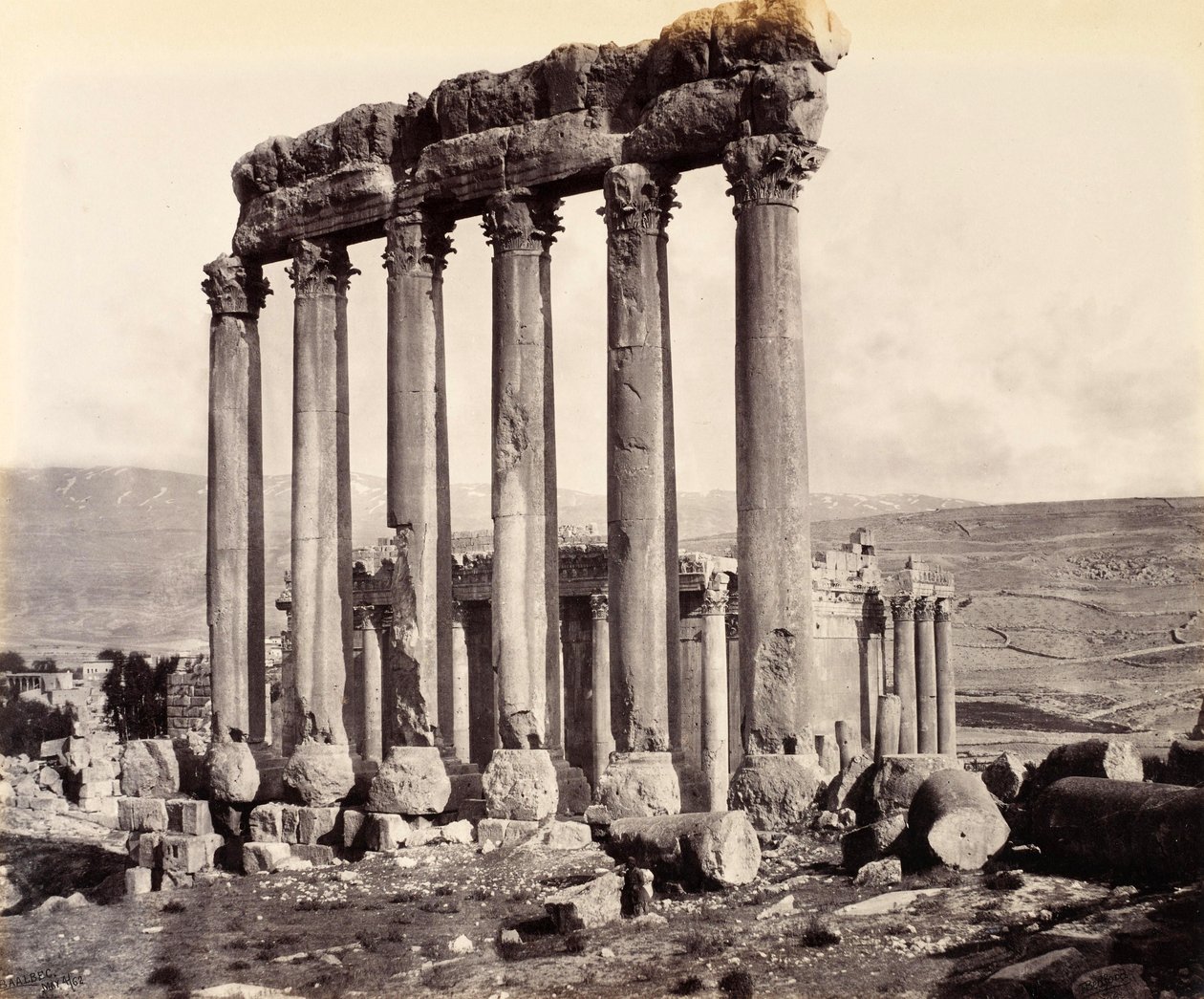 Ruïnes van de Tempel van de Zon en de Tempel van Jupiter, Baalbek door Francis Bedford