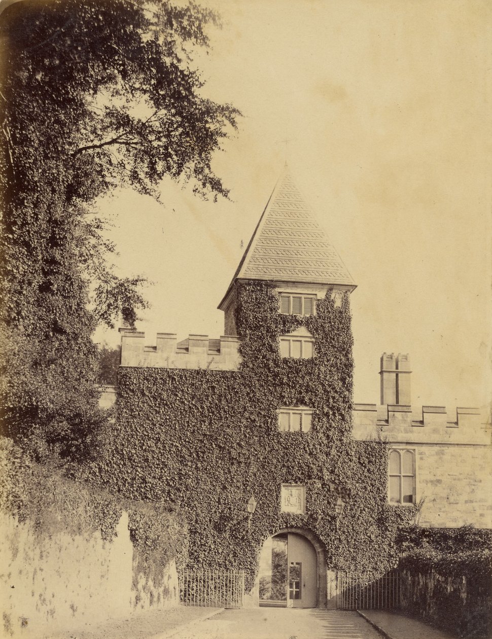 Toegangspoort en toren, Lismore Castle door Francis Edmond Currey