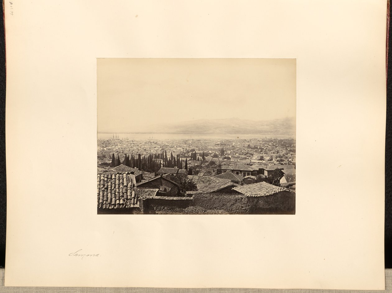 [Stadsgezicht vanuit de verte] door Francis Frith