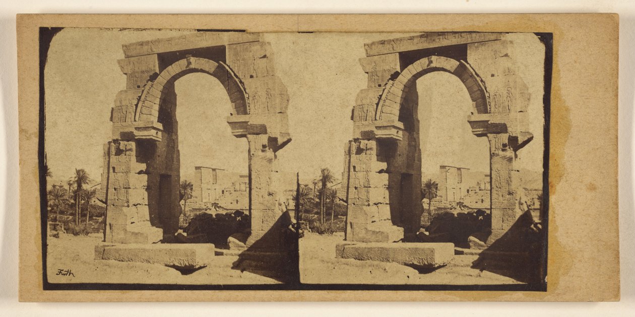 [Römischer Bogen auf der Insel Biggs.] door Francis Frith
